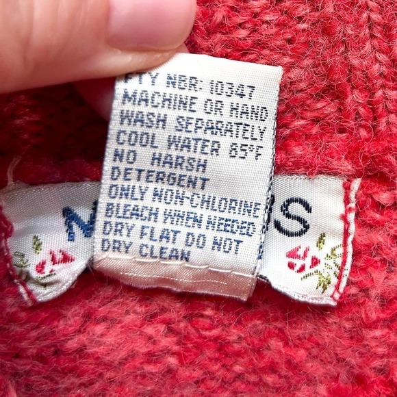 Vintage 90s Wool Blend Cable Knit Memphis Jones Pink Red Sweater, Size Large - Picture 12 of 12
